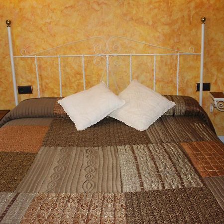 Hotel Apartamentos Melihah Daroca Eksteriør billede